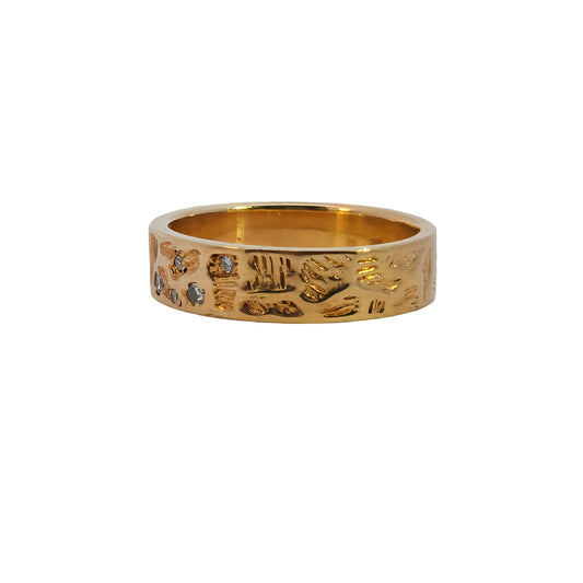 Vintage Bark-Textured Gold Ring with Diamond Accents